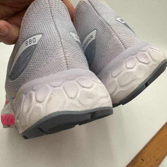 New Balance Fresh Foam X 880v12 Libra Vibrant Pink Woman’s size 7 gray pink sne - Picture 7 of 12